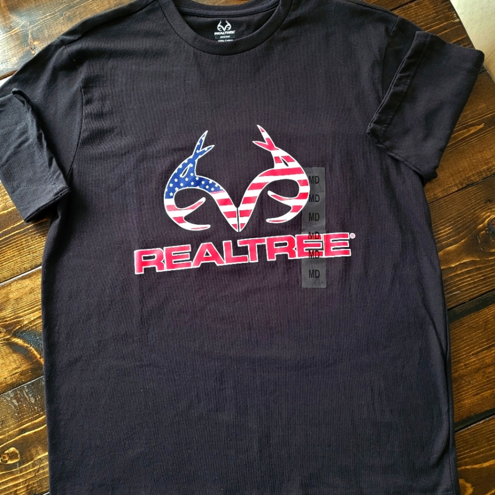 Realtree American flag and buck themed men's black tee shirt size medium